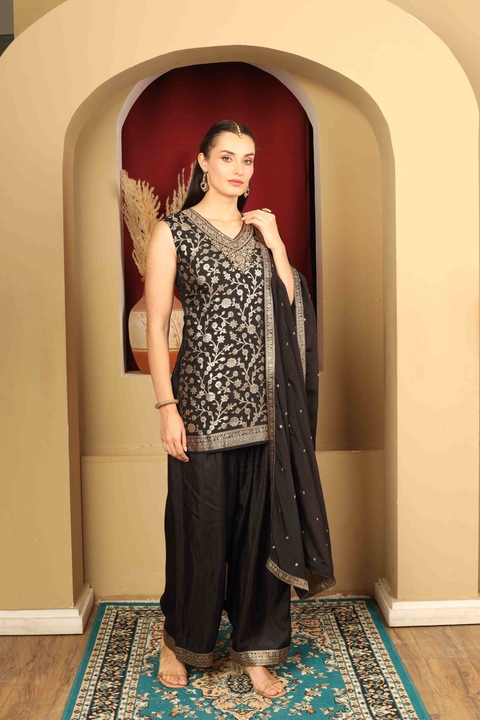 Noir Embroidered Kurta Set
