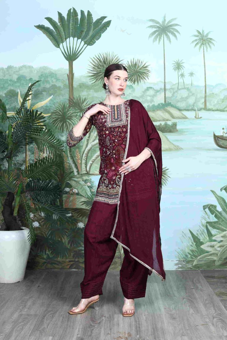 Royale Patiala Suit Set Alternate