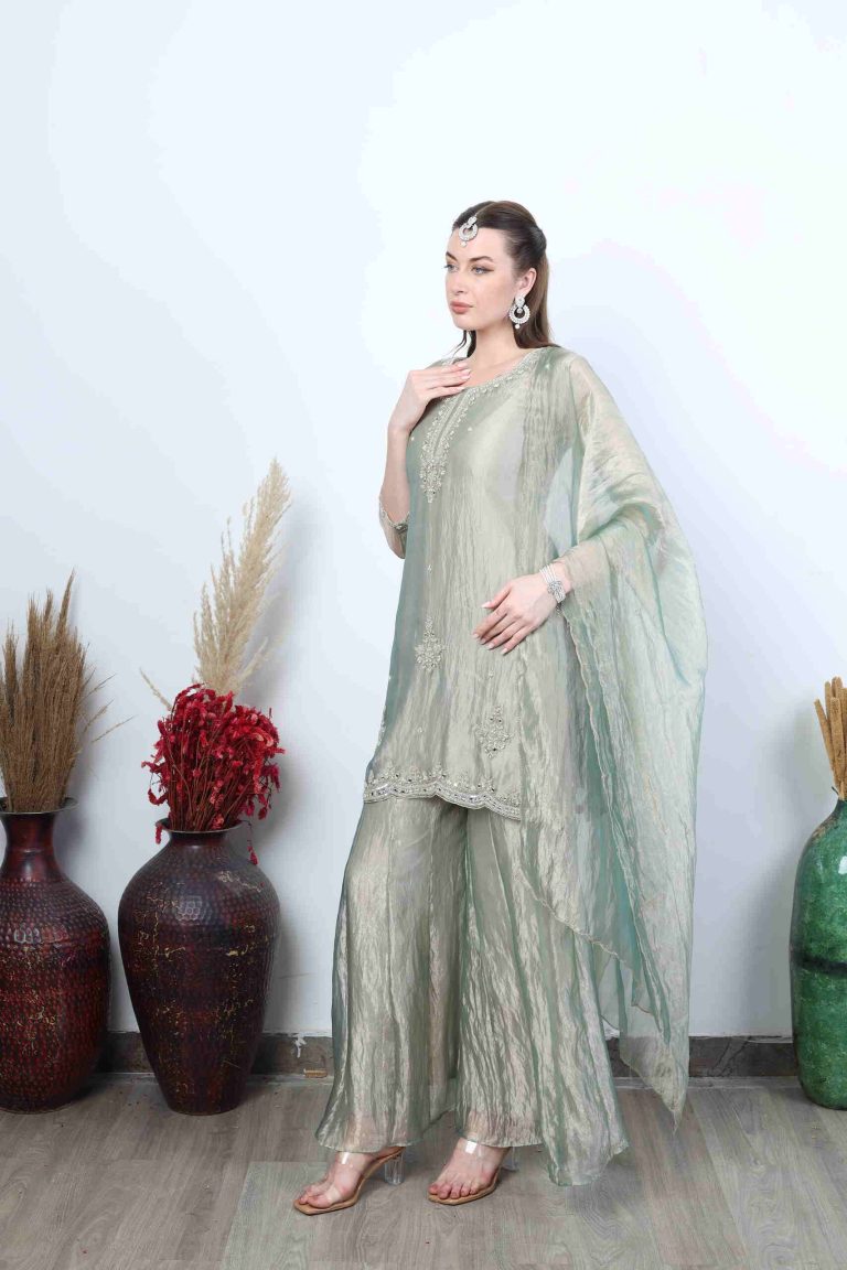 Sage Élise Sharara Set Alternate