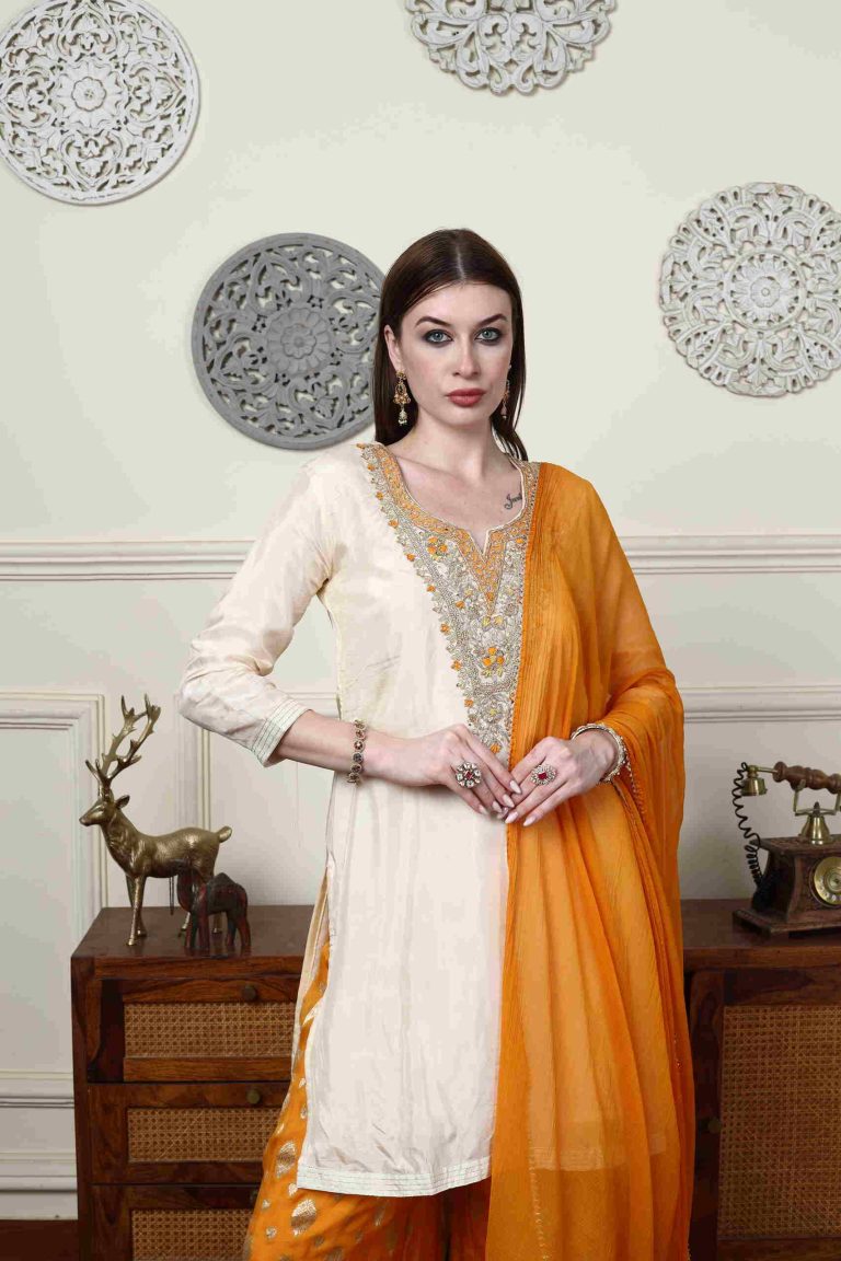 Aureate Kurta Set Alternate