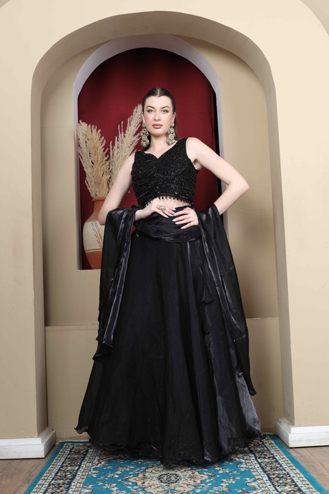 Noir Éclat Lehenga