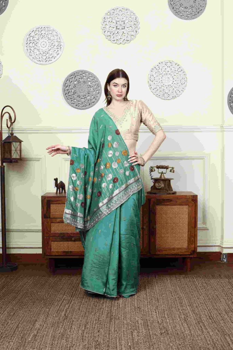 Emerald Silk Saree Set Alternate