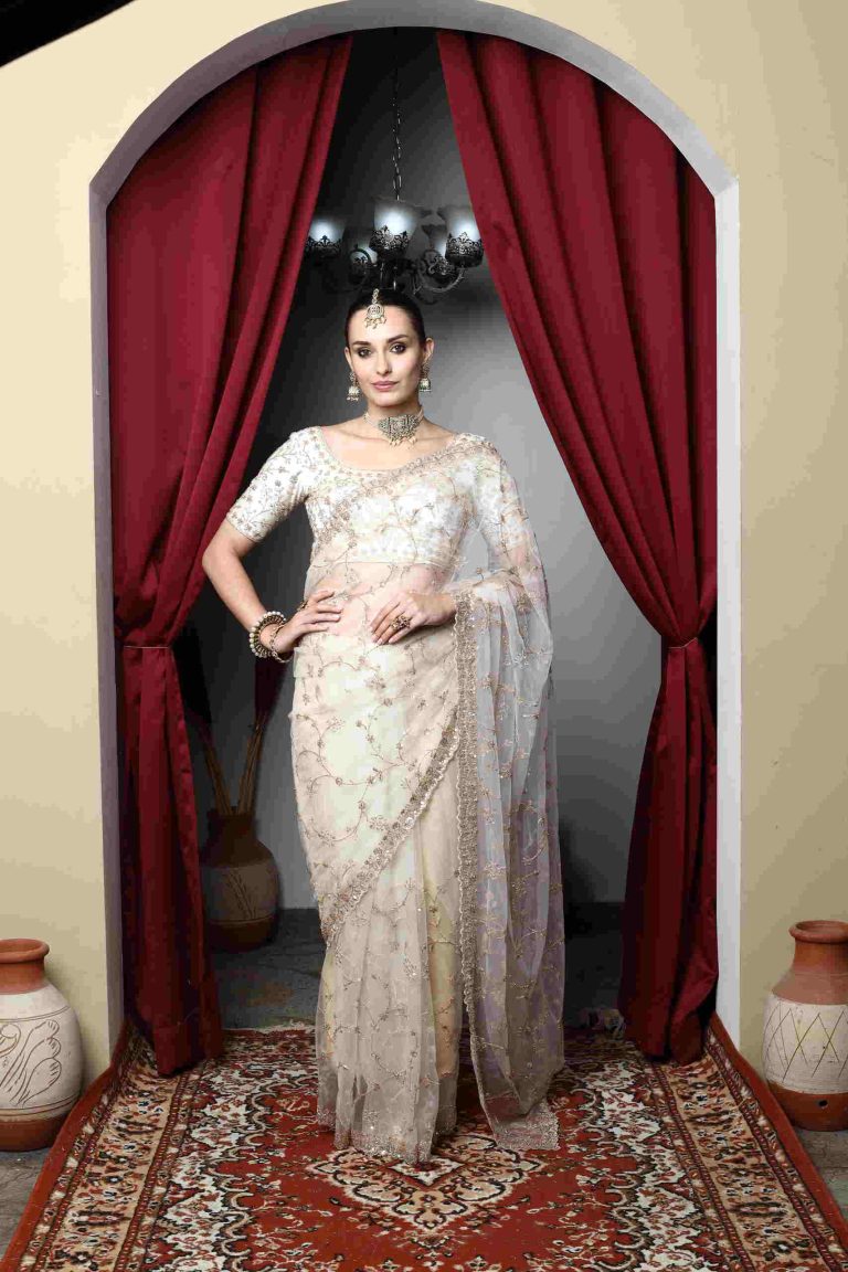 Étoffe Champagne Couture Saree Alternate